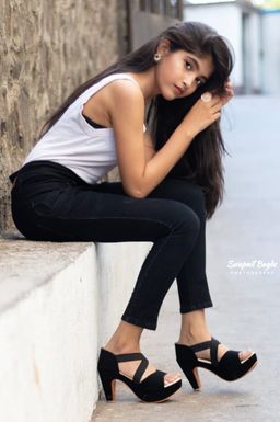 Shresha Sanjay Bhondave - Model in Pune | www.dazzlerr.com
