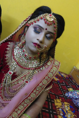 Shivi Makeover - Makeup Artist in Farrukhabad-cum-Fatehgarh | www.dazzlerr.com