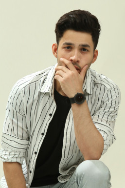 Kunal Bhat - Model in Delhi | www.dazzlerr.com