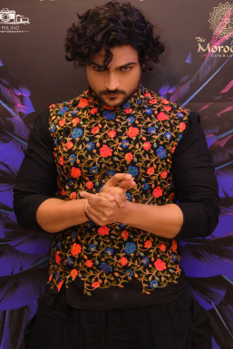 Tauseeq Husain - Actor in Lucknow | www.dazzlerr.com