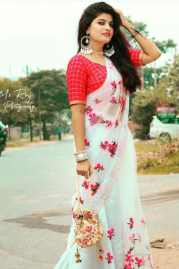 Neelu Singh - Model in Gorakhpur | www.dazzlerr.com