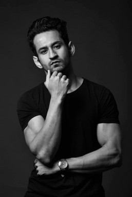 Akshay Gill - Model in Gurgaon | www.dazzlerr.com