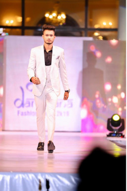 Asif Qureshi - Model in Bhopal | www.dazzlerr.com