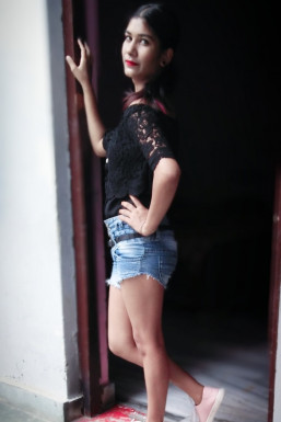 Ruchi Sharma - Model in  | www.dazzlerr.com