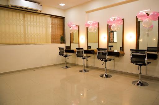 Dazzlerr - Ranjanas Beauty Academy