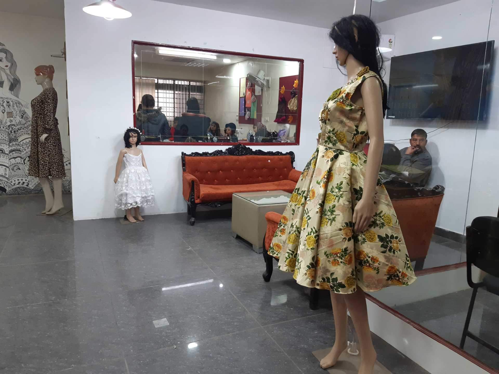 Dazzlerr - International Fashion Design Academy