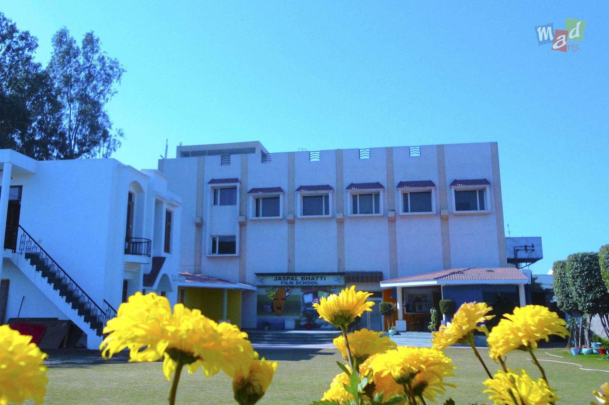 Dazzlerr - Mad Arts Jaspal Bhatti Film School 