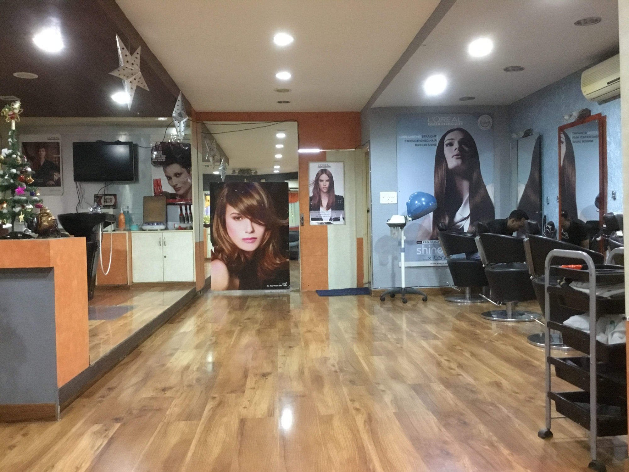 Dazzlerr - Lemon Lounge Salon & Day Spa