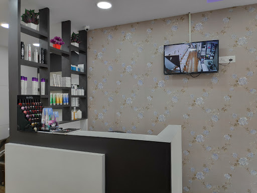 Dazzlerr - Glamzone Unisex Hair Salon