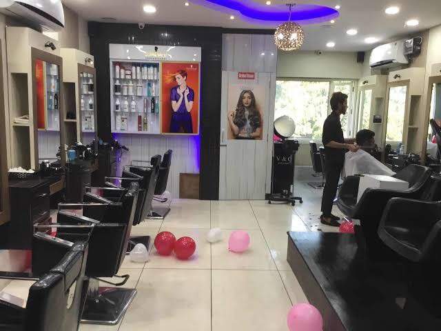 Dazzlerr - Glamzone Unisex Hair Salon