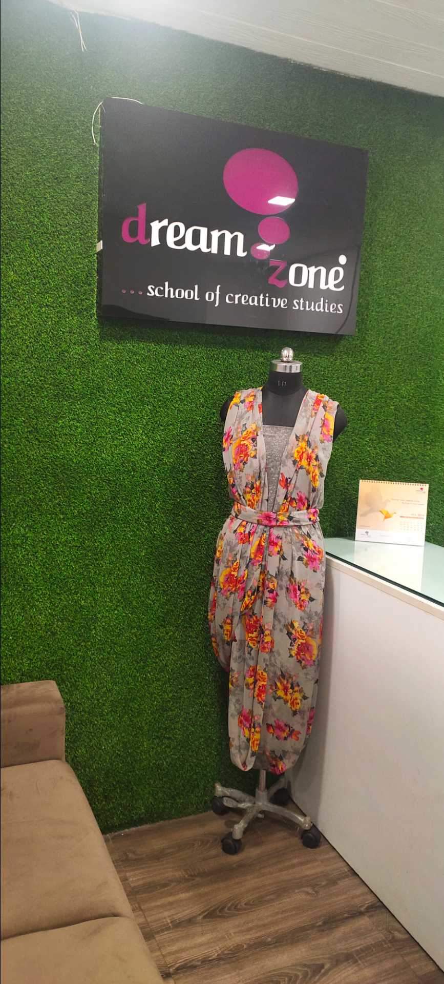 Dazzlerr - Dreamzone School Of Creative Studies