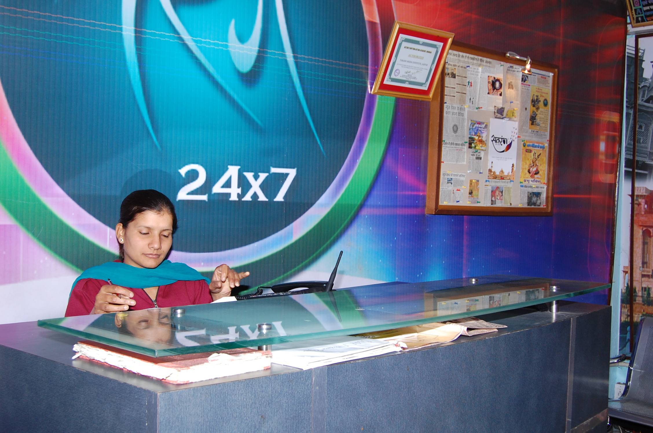 Dazzlerr - Tarang Media Institute