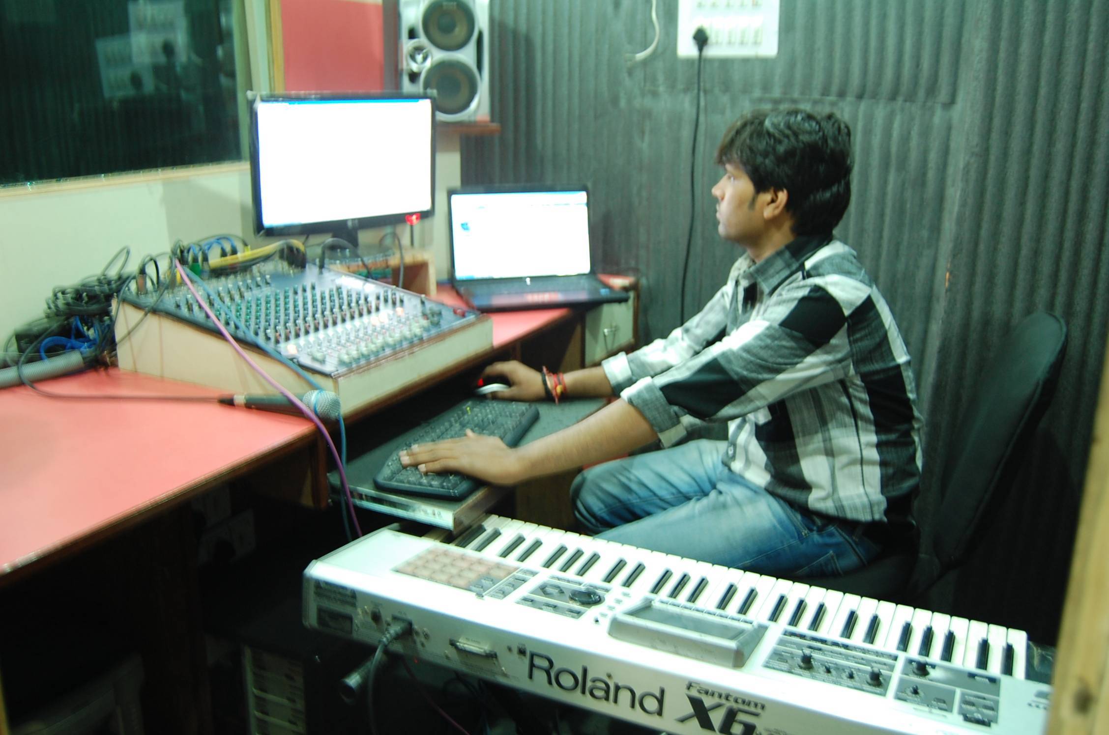 Dazzlerr - Tarang Media Institute