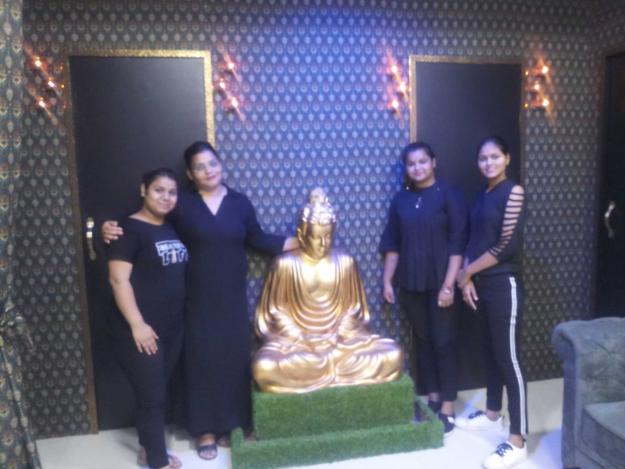 Dazzlerr - Style Exclusive Salon and Institute