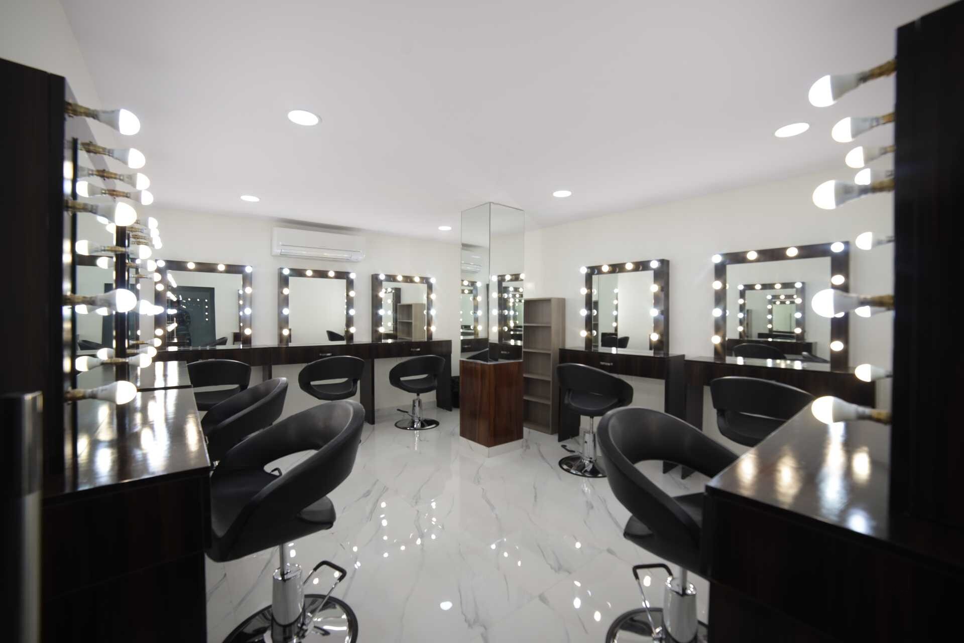 Dazzlerr - Aakaaraa Academy Hair Dressing and Makeup