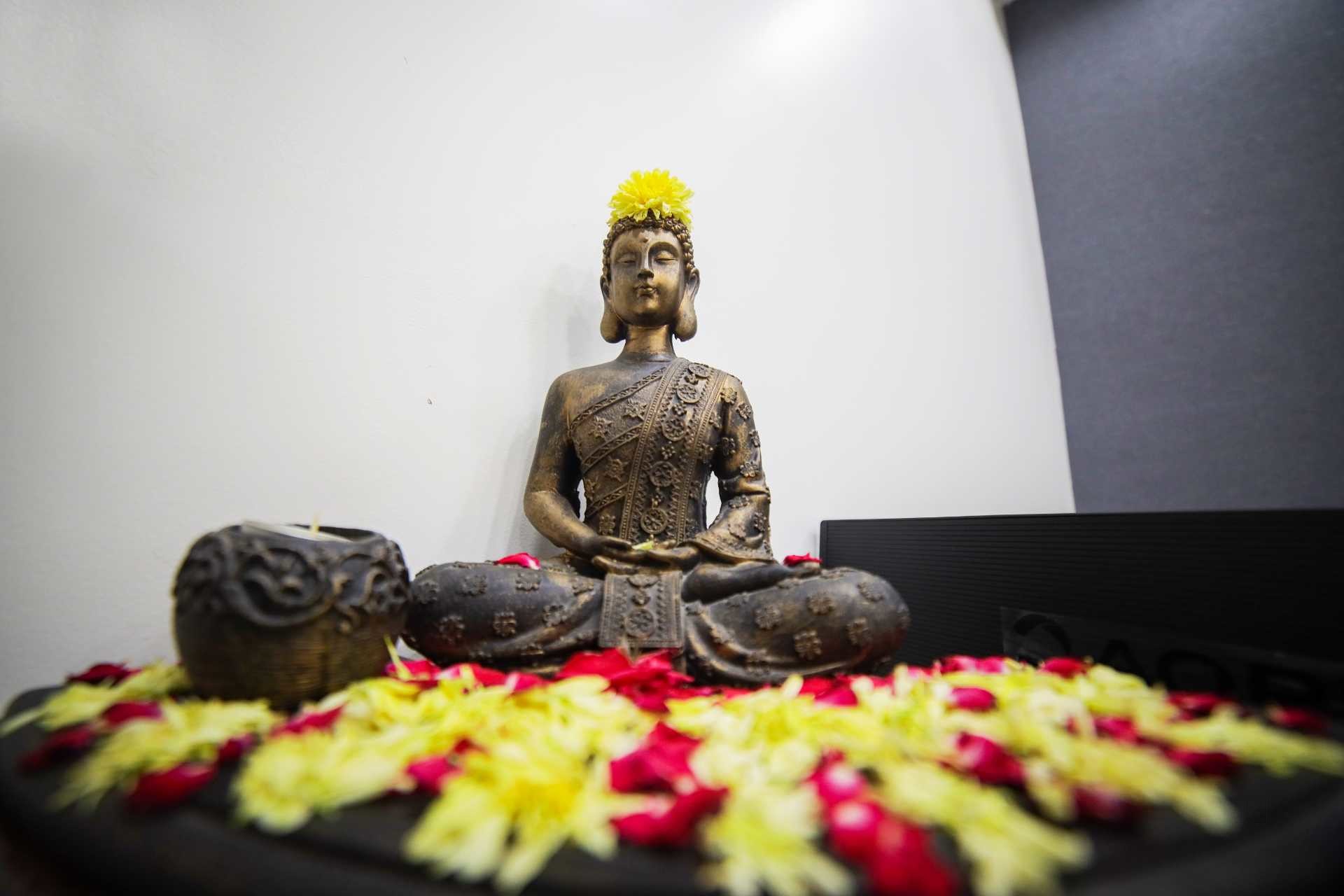 Dazzlerr - Aakaaraa Academy Hair Dressing and Makeup