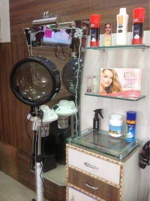 Dazzlerr - Billu Hair Saloon