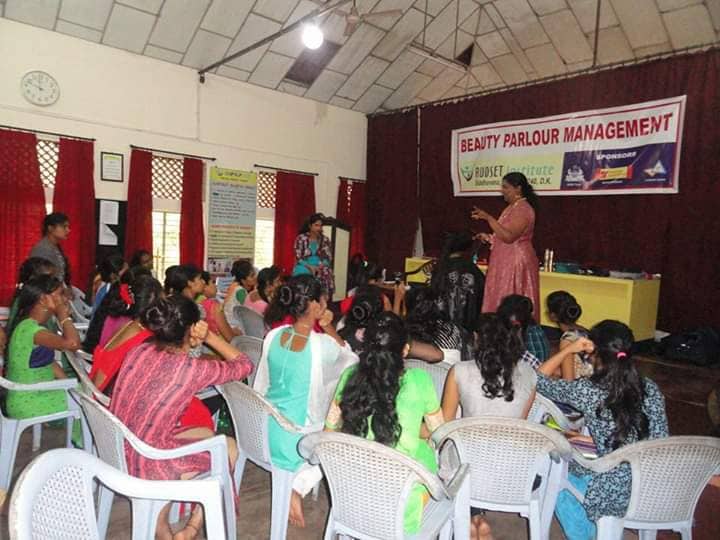 Dazzlerr - Dhiksha's Academy For Beauty and Fashion Technology