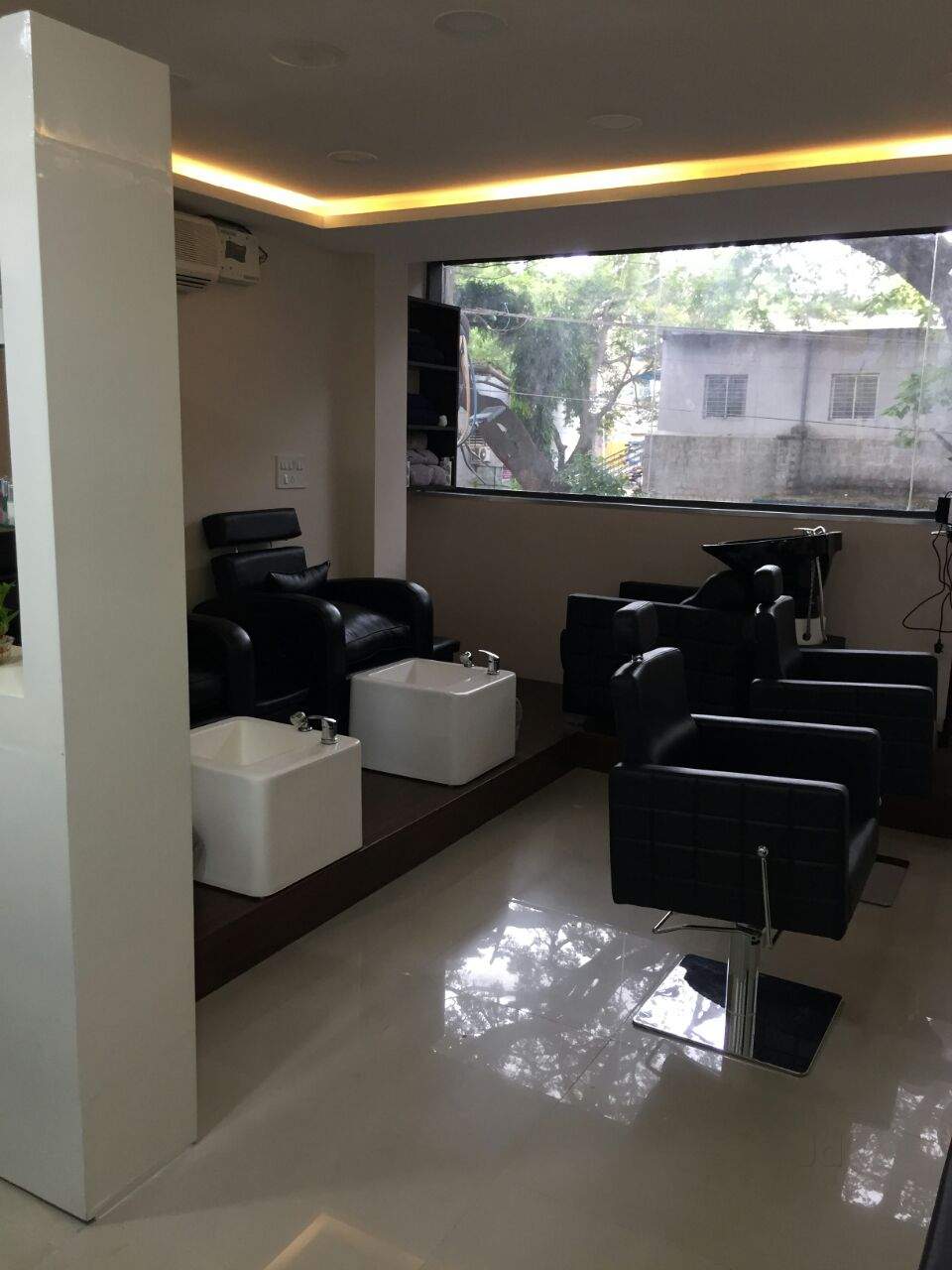 Dazzlerr - Exotic Unisex Salon & Spa