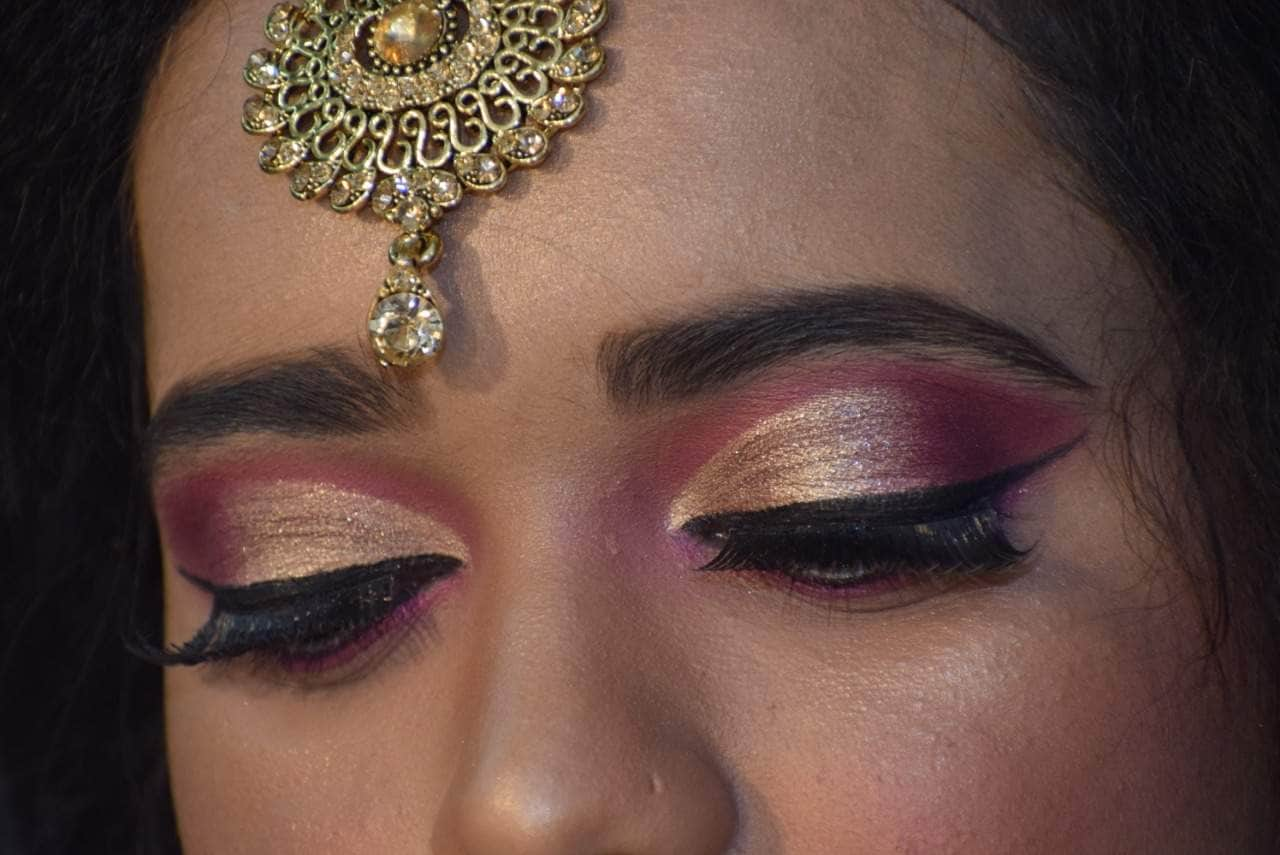 Dazzlerr - Meribindiya Makeup Academy 