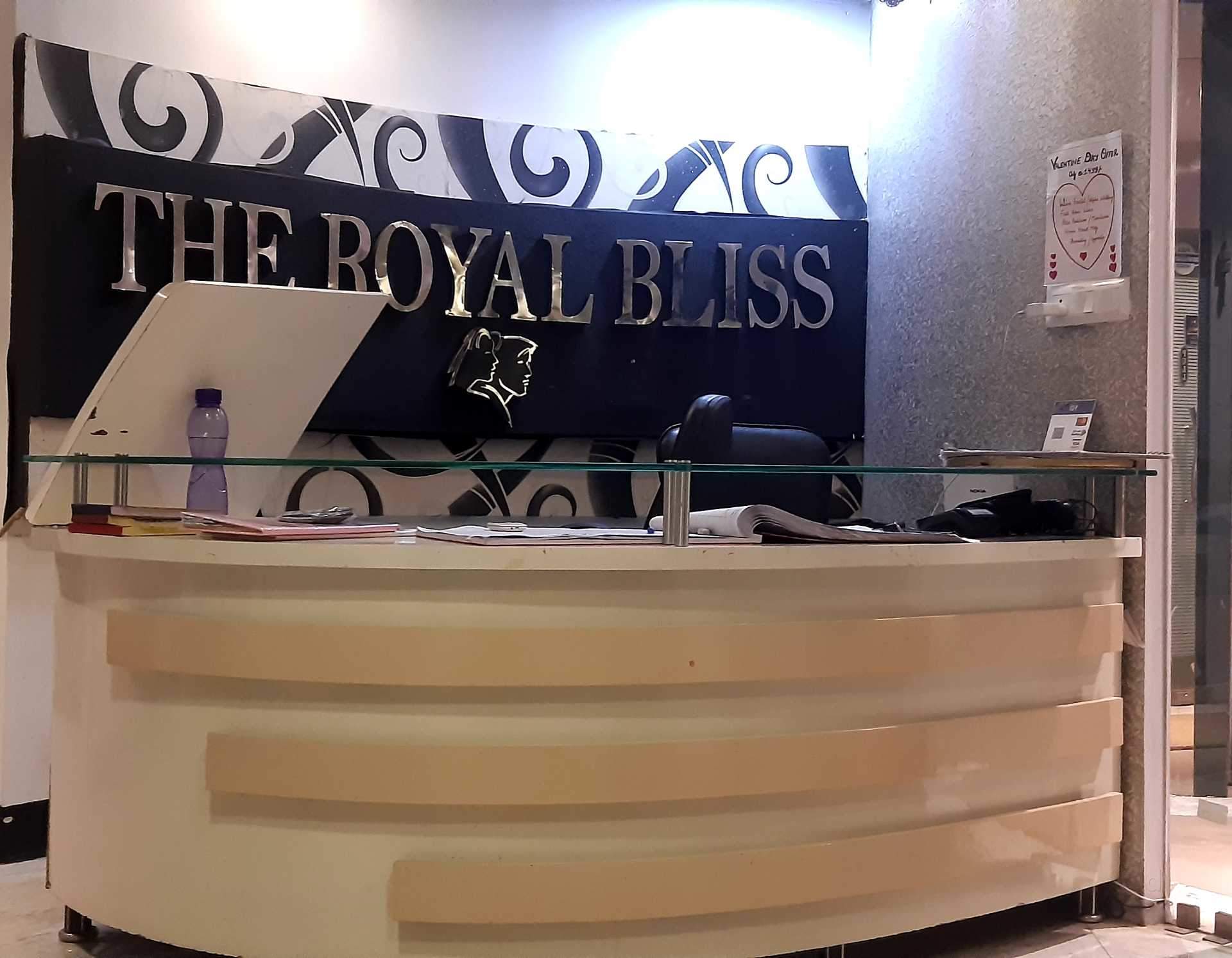 Dazzlerr - The Royal Bliss Beauty And Health Studio