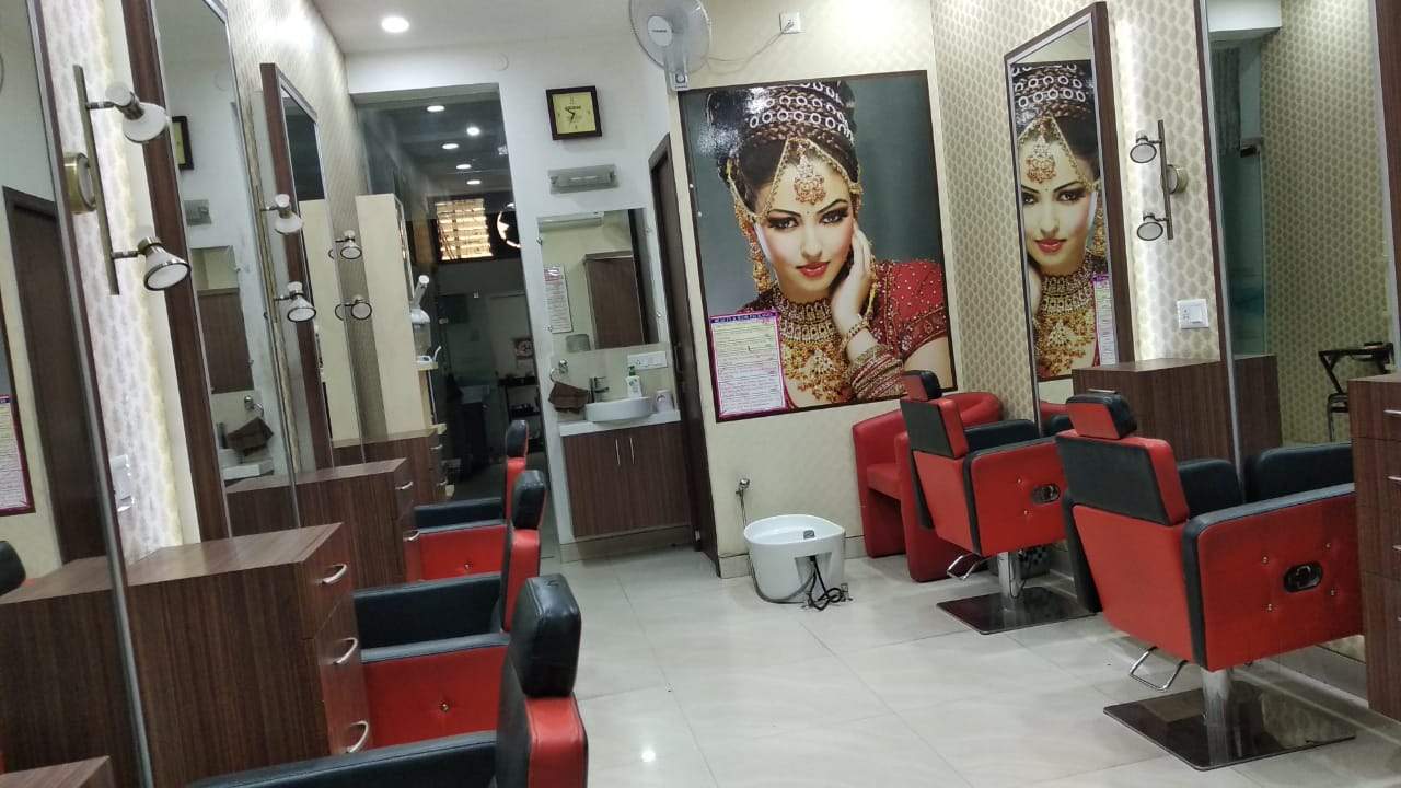 Dazzlerr - Rajni Duggal Raunak Beauty & Hair Academy