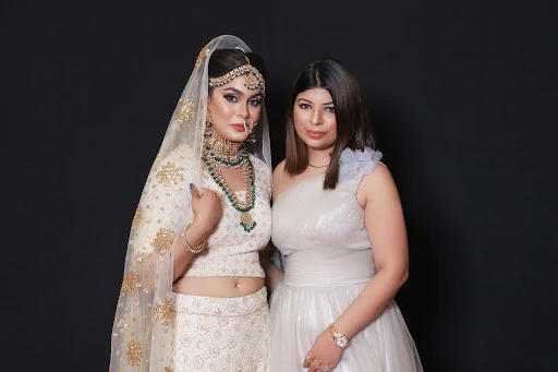 Dazzlerr - Shweta Gaur Makeup Artist Salons And Academy