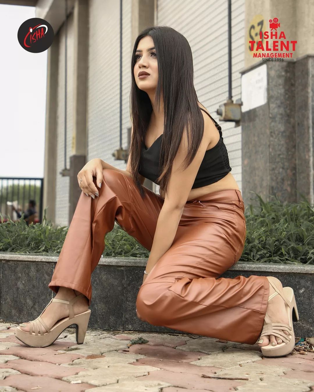 Dazzlerr - ISHA CREATION Gallery Image 04