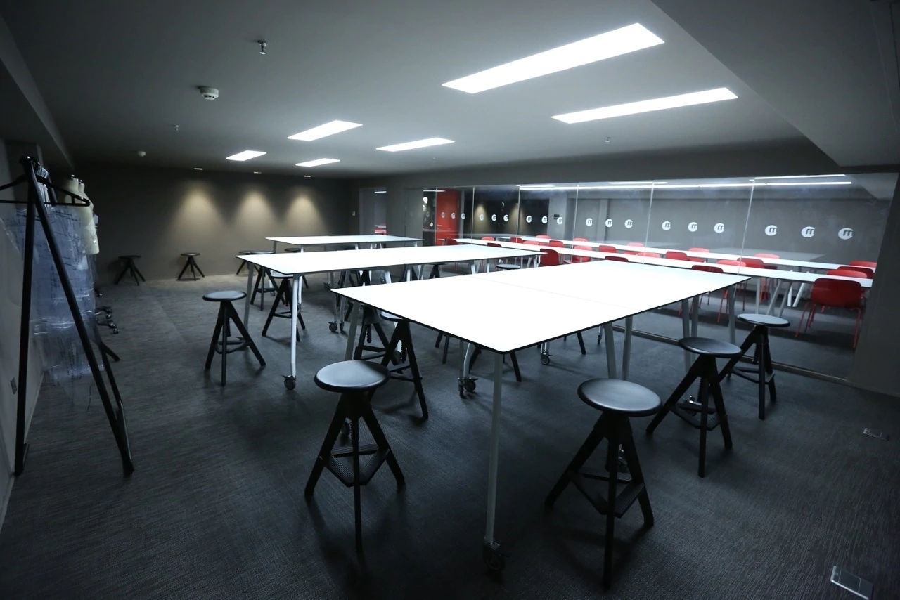Dazzlerr - Istituto Marangoni 
