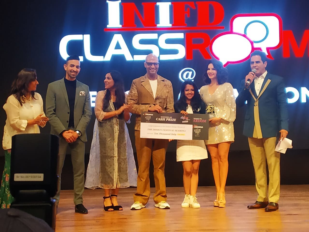 Dazzlerr - Inifd Panvel