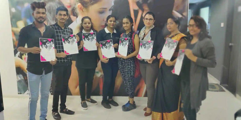 Dazzlerr Institute: Lakme Academy