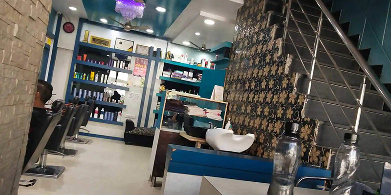 Dazzlerr Institute: Fayyas Beauty Salon