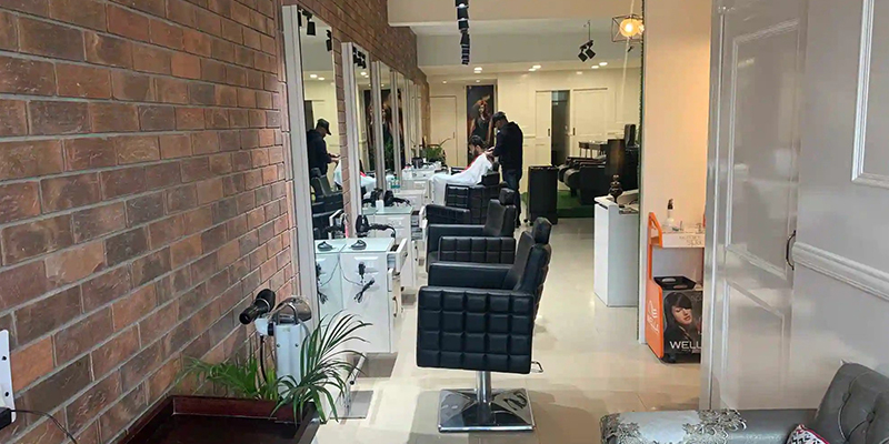 Dazzlerr Institute: Jawed Habib Hair & Beauty Academy