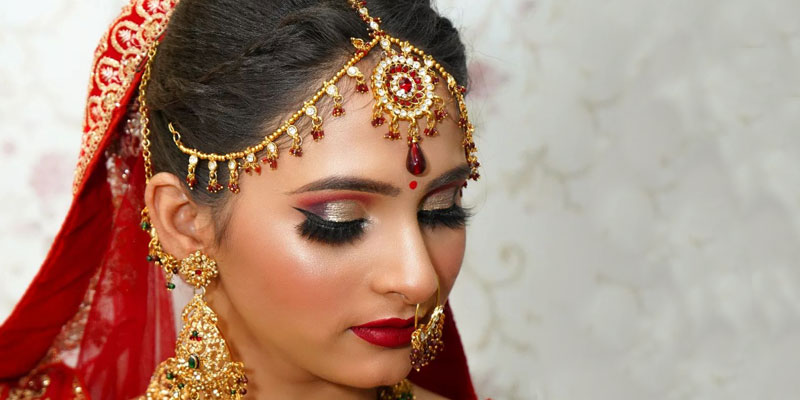 Dazzlerr Institute: Meribindiya Makeup Academy