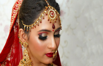 Dazzlerr : Meribindiya Makeup Academy