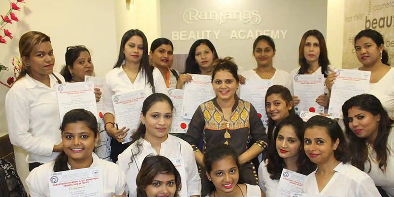 Dazzlerr Institute: Ranjanas Beauty Academy