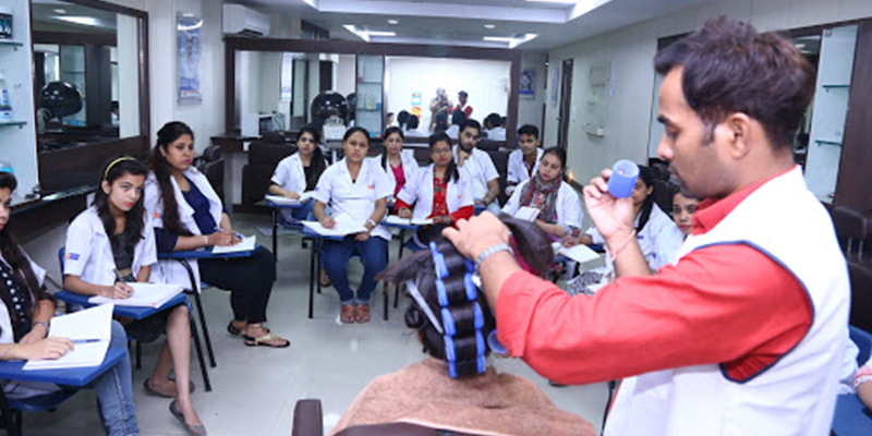 Dazzlerr Institute: VLCC Institute Of Beauty & Nutrition