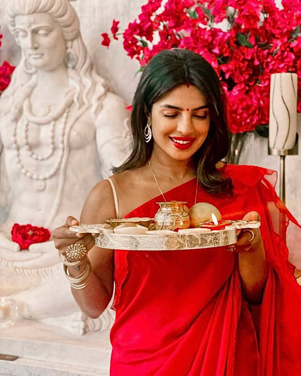 Dazzlerr - 5 Celebrity Karwachauth Looks to Steal for this Festive Season