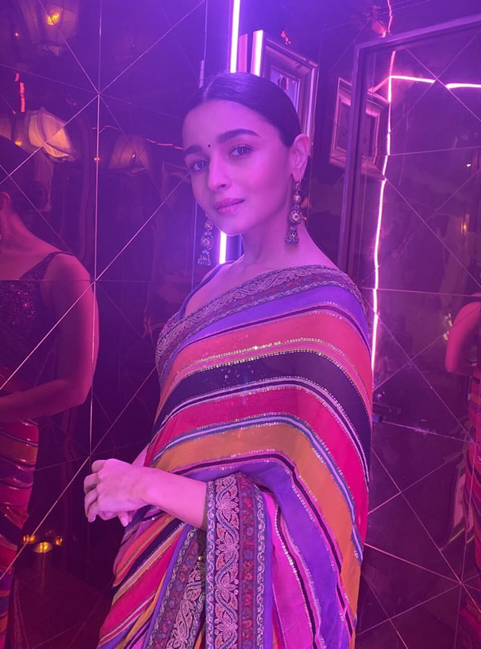Dazzlerr: Bollywood Celebs Raise the Glam Quotient at Star Screen Awards 2019