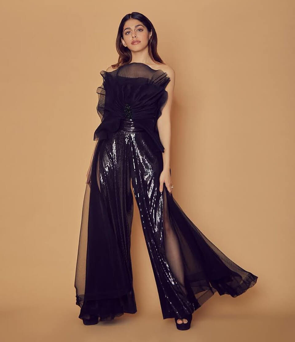 Dazzlerr - Bollywood Divas Upped Their Fashion Game at 65th Amazon Filmfare Awards