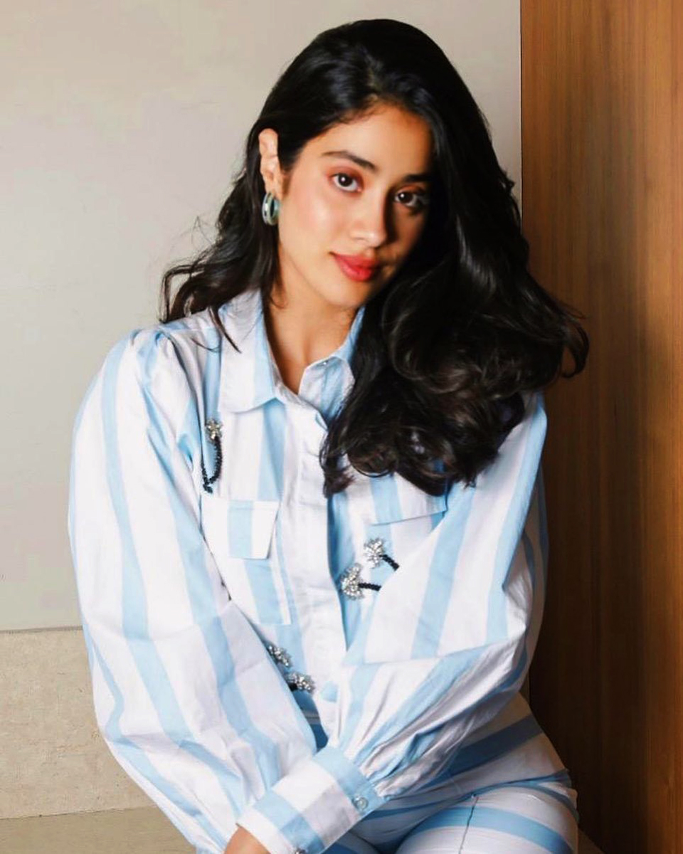 Dazzlerr: Bollywood Divas are Bringing These Bishop Sleeves Back In-Trend