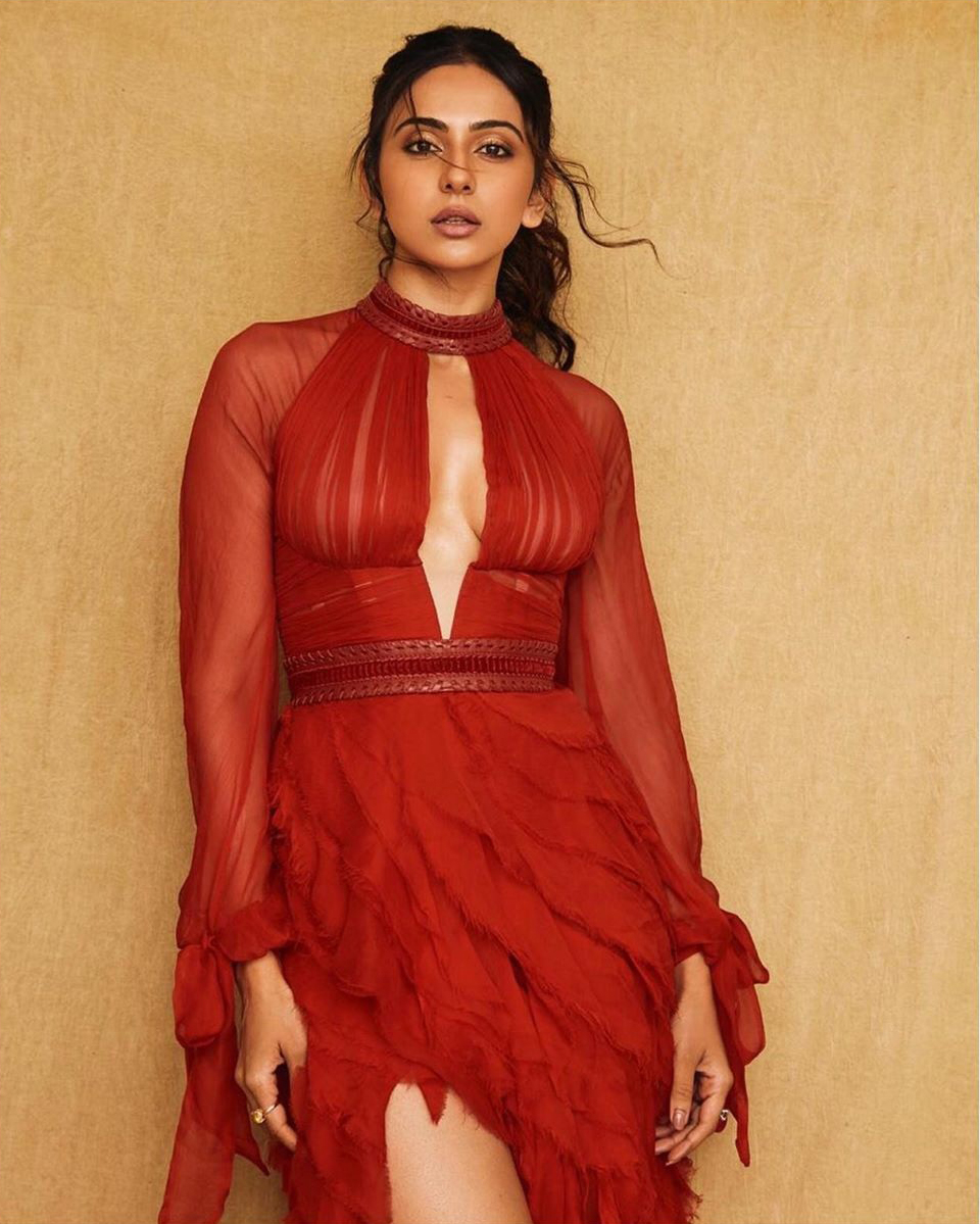 Dazzlerr: Bollywood Divas are Bringing These Bishop Sleeves Back In-Trend