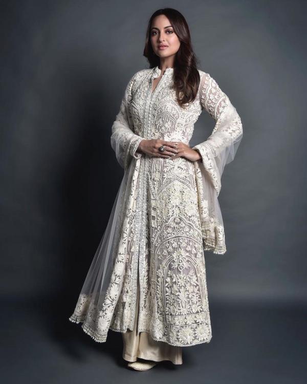 Dazzlerr: Choose Between the Sonakshi’s Ethnic Outfit or the Ruffled Dress