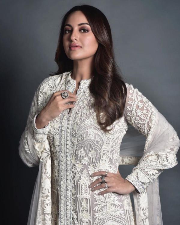 Dazzlerr: Choose Between the Sonakshi’s Ethnic Outfit or the Ruffled Dress
