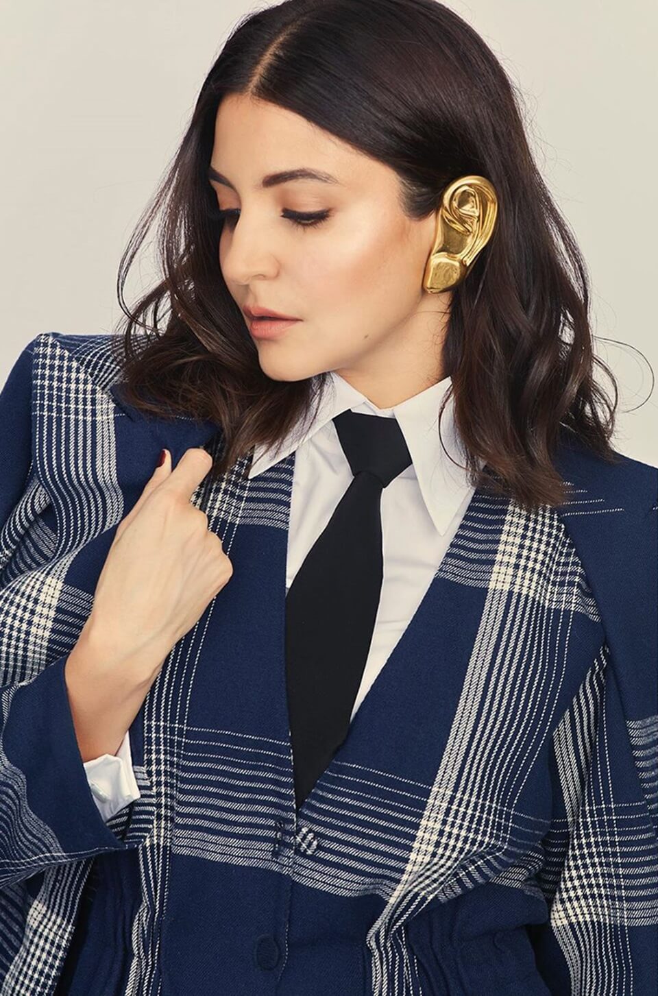 Dazzlerr: Ditch Heavy Jewelry and Keep it Classic Like These Celebs