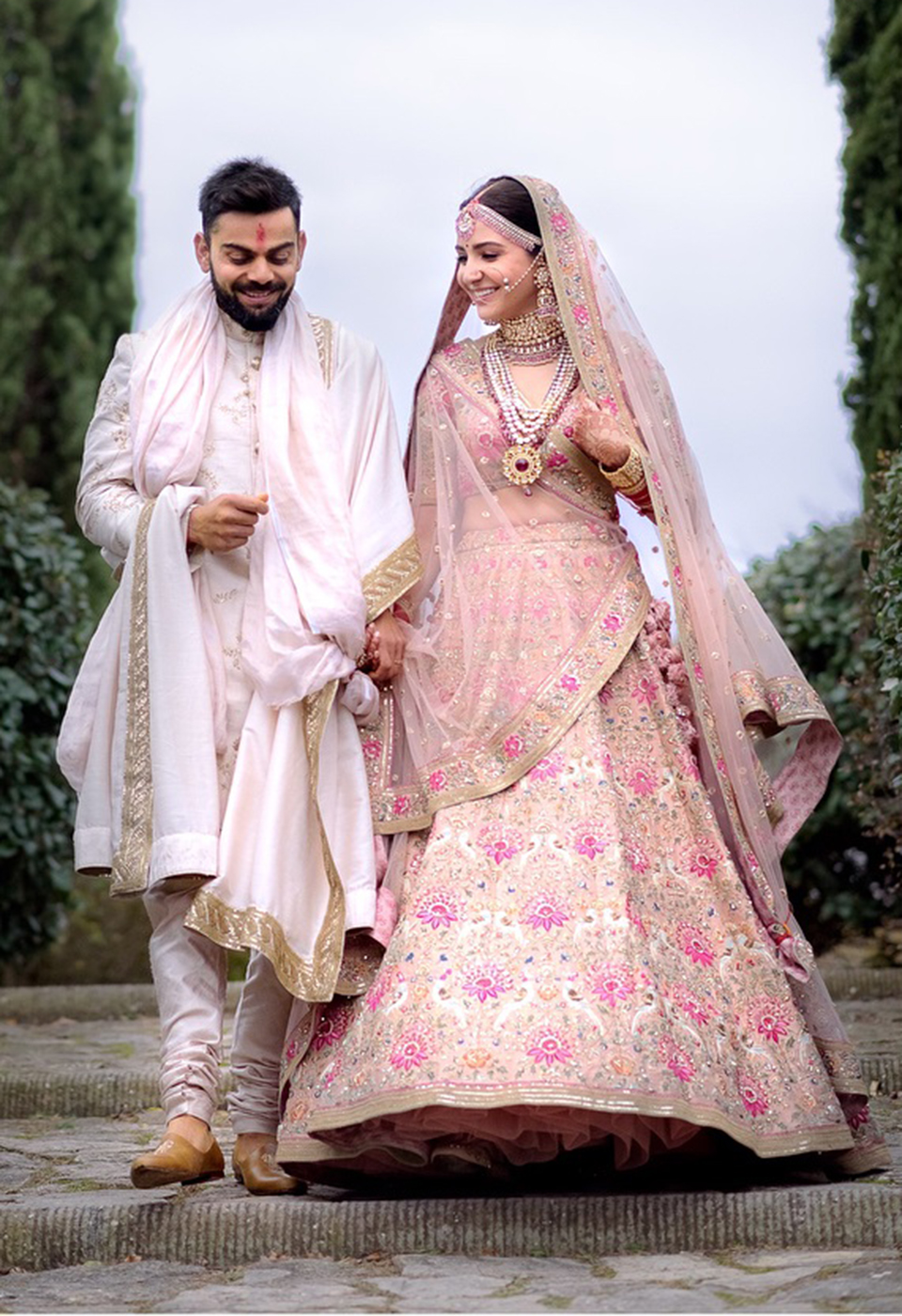 Dazzlerr: Flashback- A look at the Anushka Sharma’s Wedding Outfits