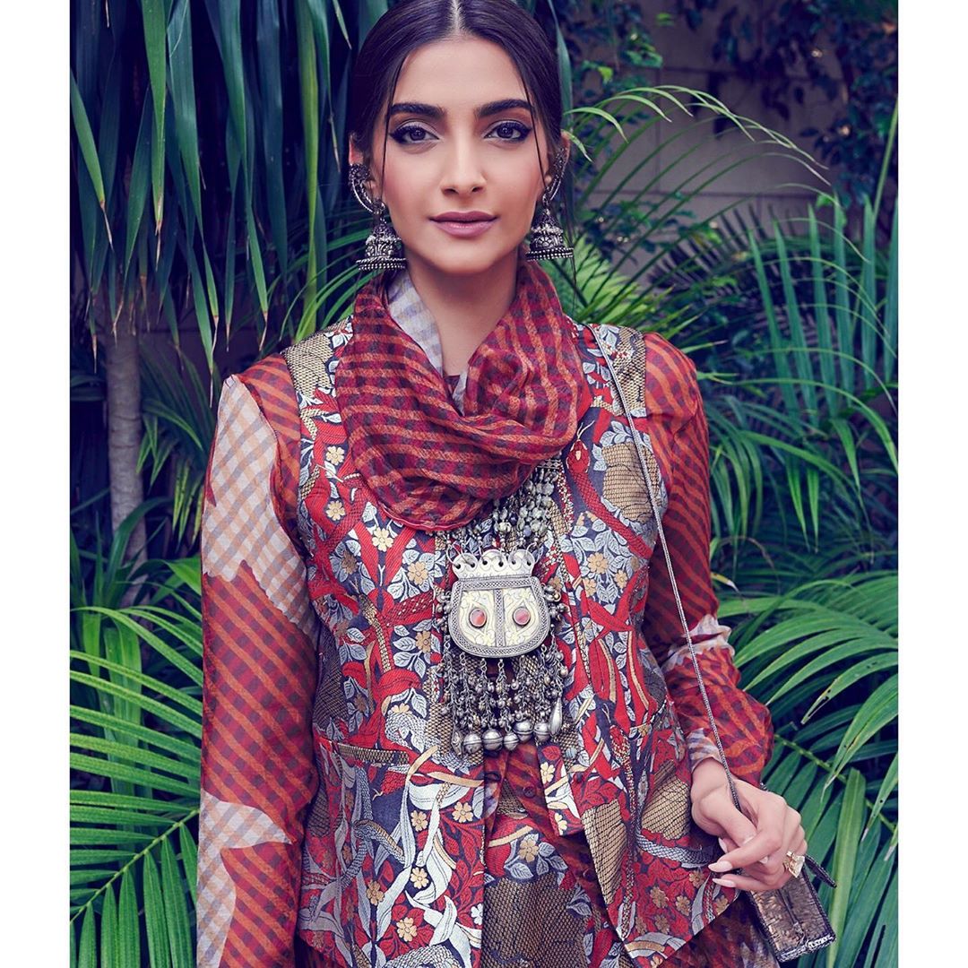 Dazzlerr: Sonam Kapoor Paints the Town in Red for The Zoya Factor Promotions