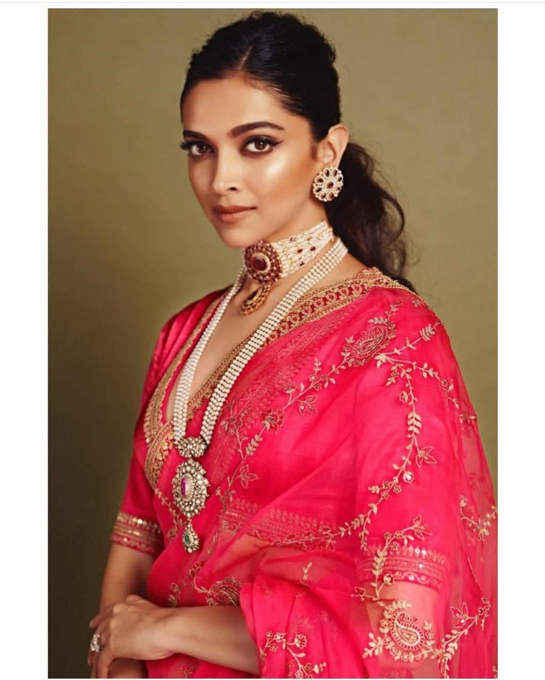 Dazzlerr: The Festive Outfit Ideas of These Bollywood Divas are Inspo