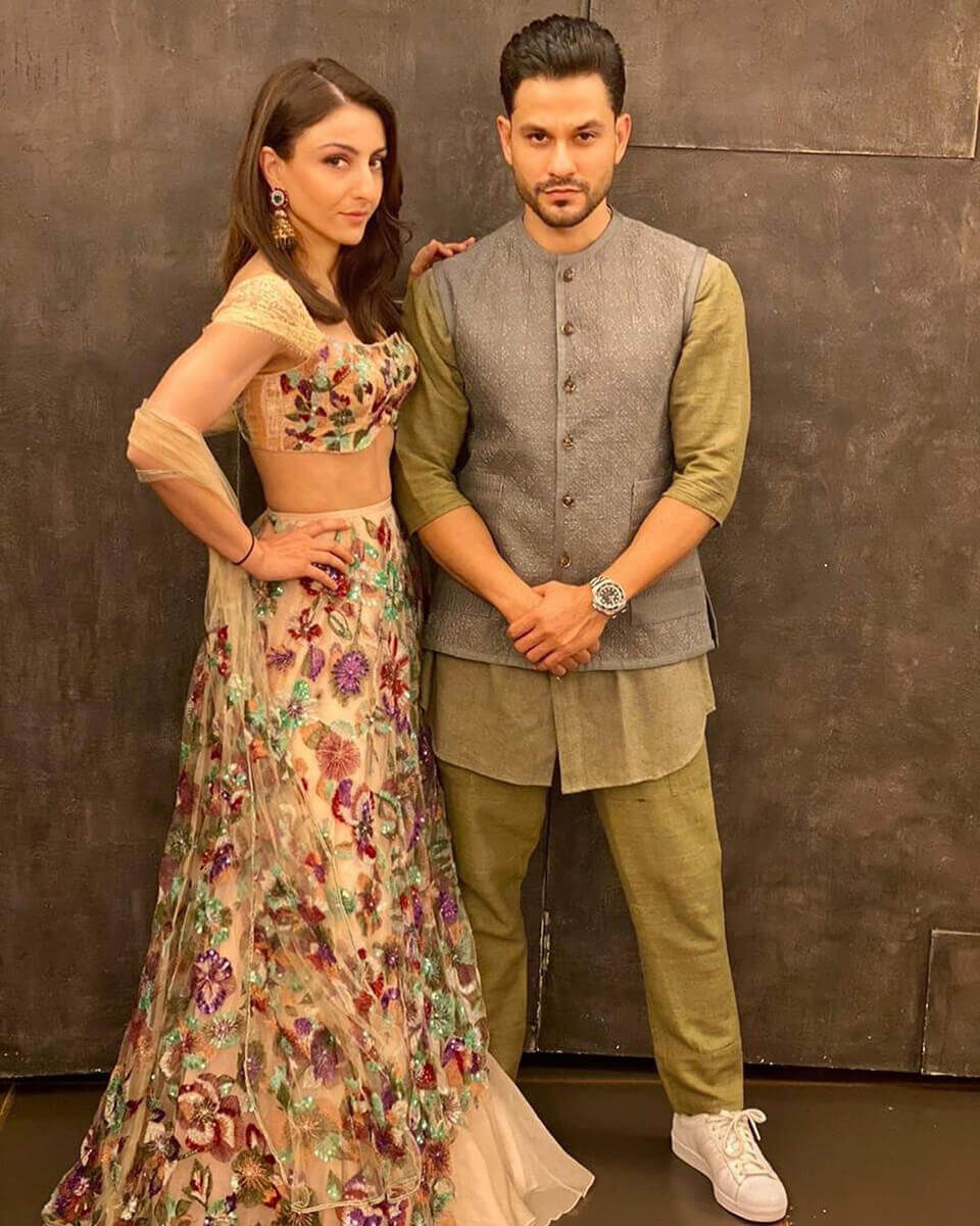 Dazzlerr - Who Wore What at Armaan Jain’s Wedding Reception?