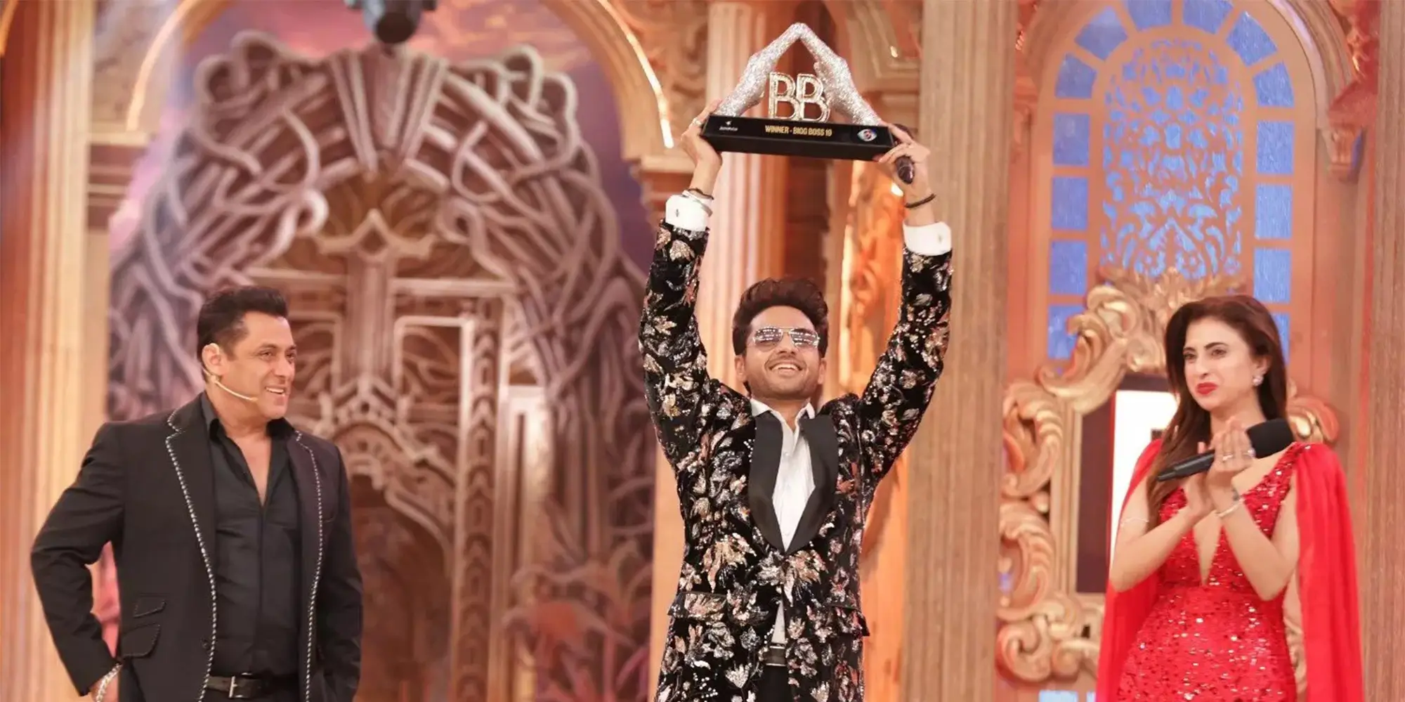 Gaurav Khanna Wins the Trophy